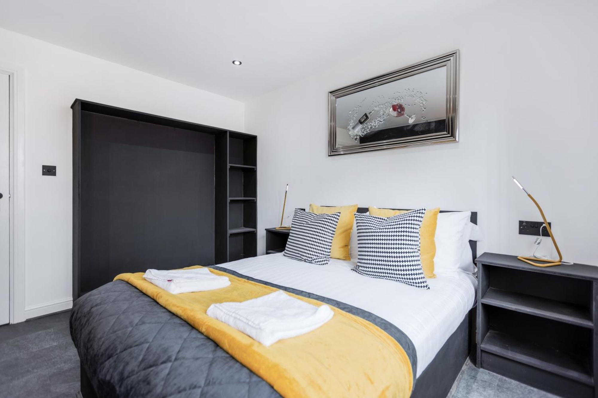 Two Bed Modern Apartment 5Min Walk To Town Centre With Free Parking ! Under New Management Blackpool Eksteriør bilde