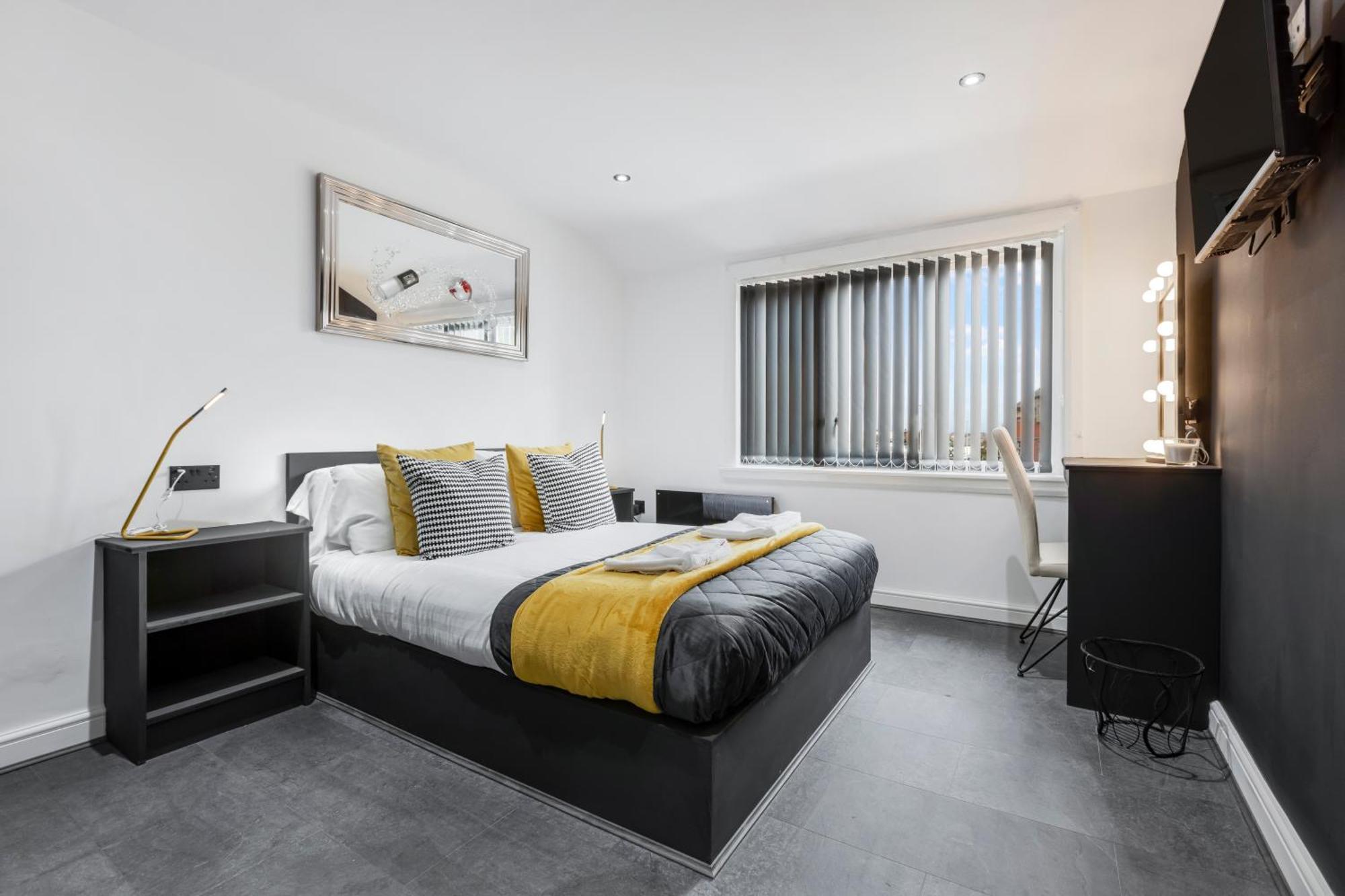 Two Bed Modern Apartment 5Min Walk To Town Centre With Free Parking ! Under New Management Blackpool Eksteriør bilde